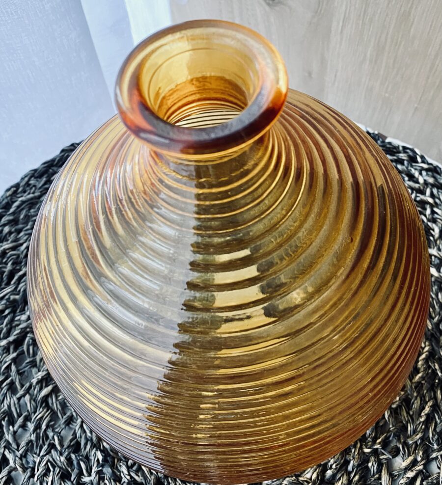 vase boule orange strié