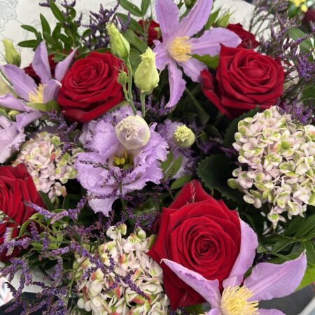 bouquet rouge et violet